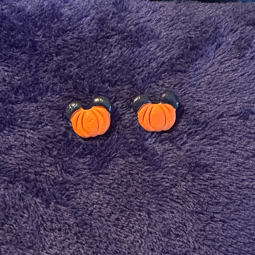 Mickey pumpkin stud earrings
